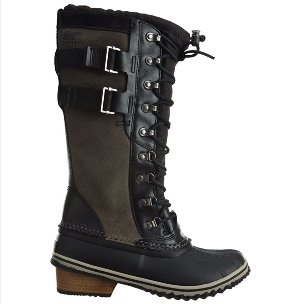 Sorel Conquest Carly Boots in hard to find women’s 12